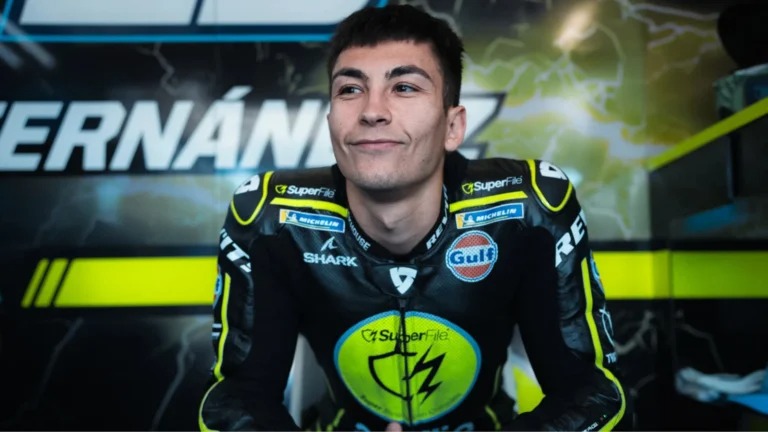 Raul Fernandez renova contrato por mais dois anos com a equipe Trackhouse MotoGP. Raul Fernandez renova contrato por mais dois anos com a equipe Trackhouse MotoGP.