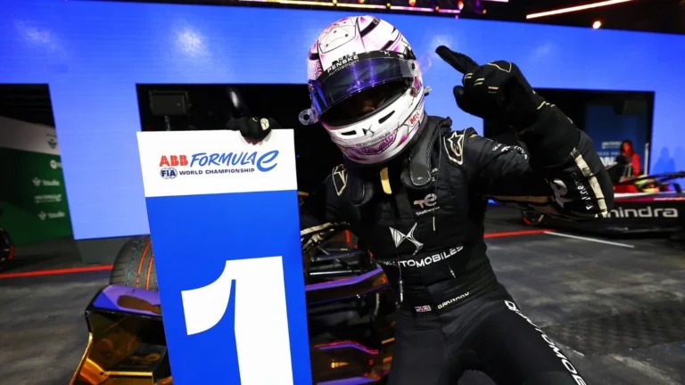 Taylor Barnard conquista vitória histórica em emocionante corrida do E-Prix de Londres; Pascal Wehrlein garante seu segundo título na Fórmula E. Taylor Barnard conquista vitória histórica em emocionante corrida do E-Prix de Londres; Pascal Wehrlein garante seu segundo título na Fórmula E.