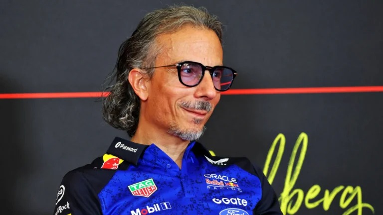 Laurent Mekies revela a mentalidade da Red Bull que inspirou o retorno de Max Verstappen à F1 em 2025. Laurent Mekies revela a mentalidade da Red Bull que inspirou o retorno de Max Verstappen à F1 em 2025.