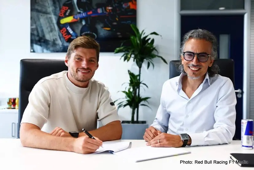 Max Verstappen permanecerá na Red Bull Racing até 2030.