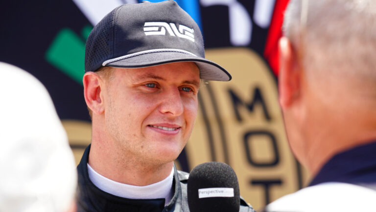 Mick Schumacher assina com a Meyer Shank Racing para a temporada de 2027.