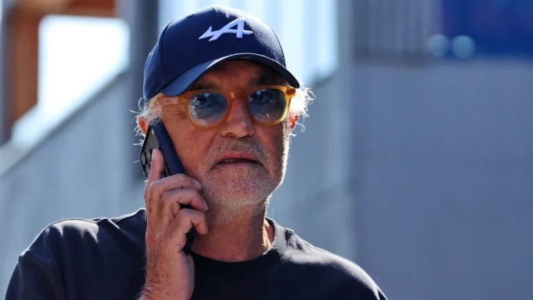 A Alpine insinua ação judicial após Flavio Briatore acusar juiz da FIA de parcialidade em relação à McLaren.
