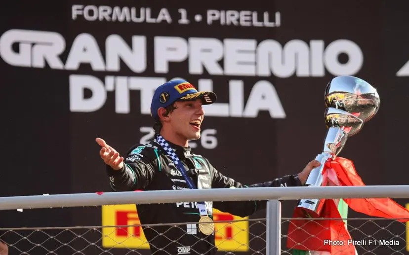 “Kimi Antonelli ecoa torcedores da Fórmula 1 após vitória histórica no GP da Itália: ‘Inacreditável, inacreditável!’” “Kimi Antonelli ecoa torcedores da Fórmula 1 após vitória histórica no GP da Itália: ‘Inacreditável, inacreditável!’”