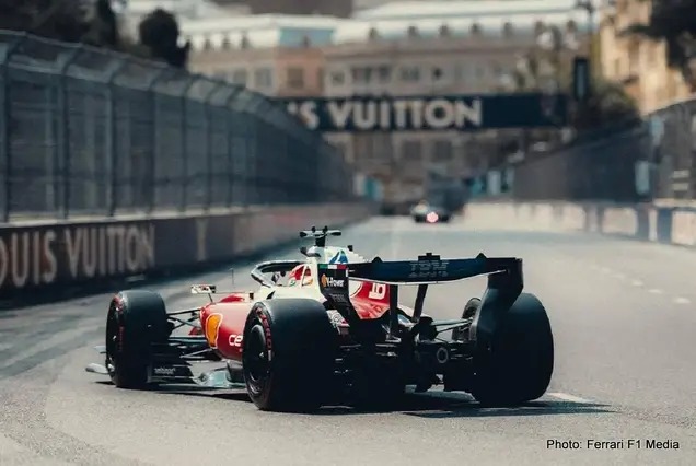 Charles Leclerc quer que a Ferrari reaja às atualizações das rivais, e Fred Vasseur responde: “em breve”