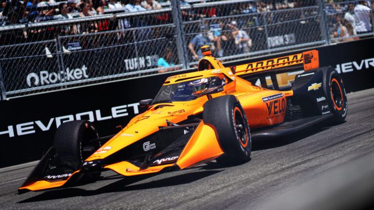 Arrow McLaren estende parceria com a Chevrolet na IndyCar.