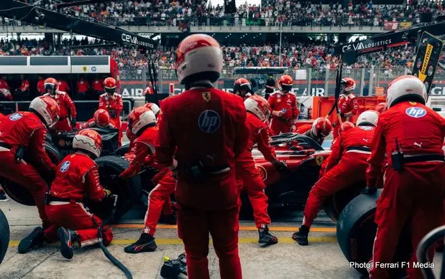 “Ferrari se prepara para Cingapura como ‘uma das corridas mais difíceis do ano’, tornada ainda mais dura com uma Sprint” “Ferrari se prepara para Cingapura como ‘uma das corridas mais difíceis do ano’, tornada ainda mais dura com uma Sprint”