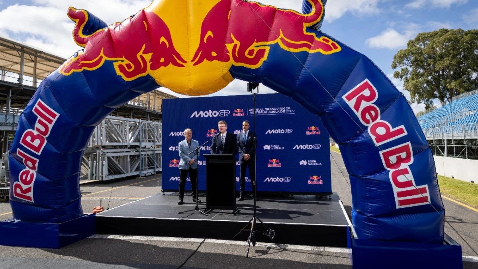 A MotoGP anuncia que a Red Bull será a patrocinadora principal do Grande Prêmio da Austrália a partir de 2027.