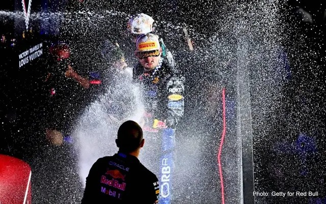 Emerson Fittipaldi: Mercedes teve sorte de a Red Bull e Max Verstappen terem encontrado o ritmo de vitória tão tarde Emerson Fittipaldi: Mercedes teve sorte de a Red Bull e Max Verstappen terem encontrado o ritmo de vitória tão tarde